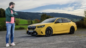 Přes 700 koní umí zapálit gumy. Tak proč novému BMW M5 chybí faktor M?!